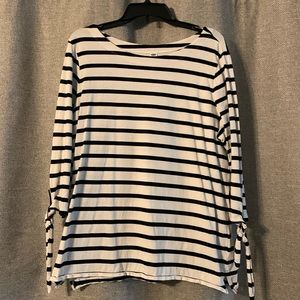 Women’s long sleeve top